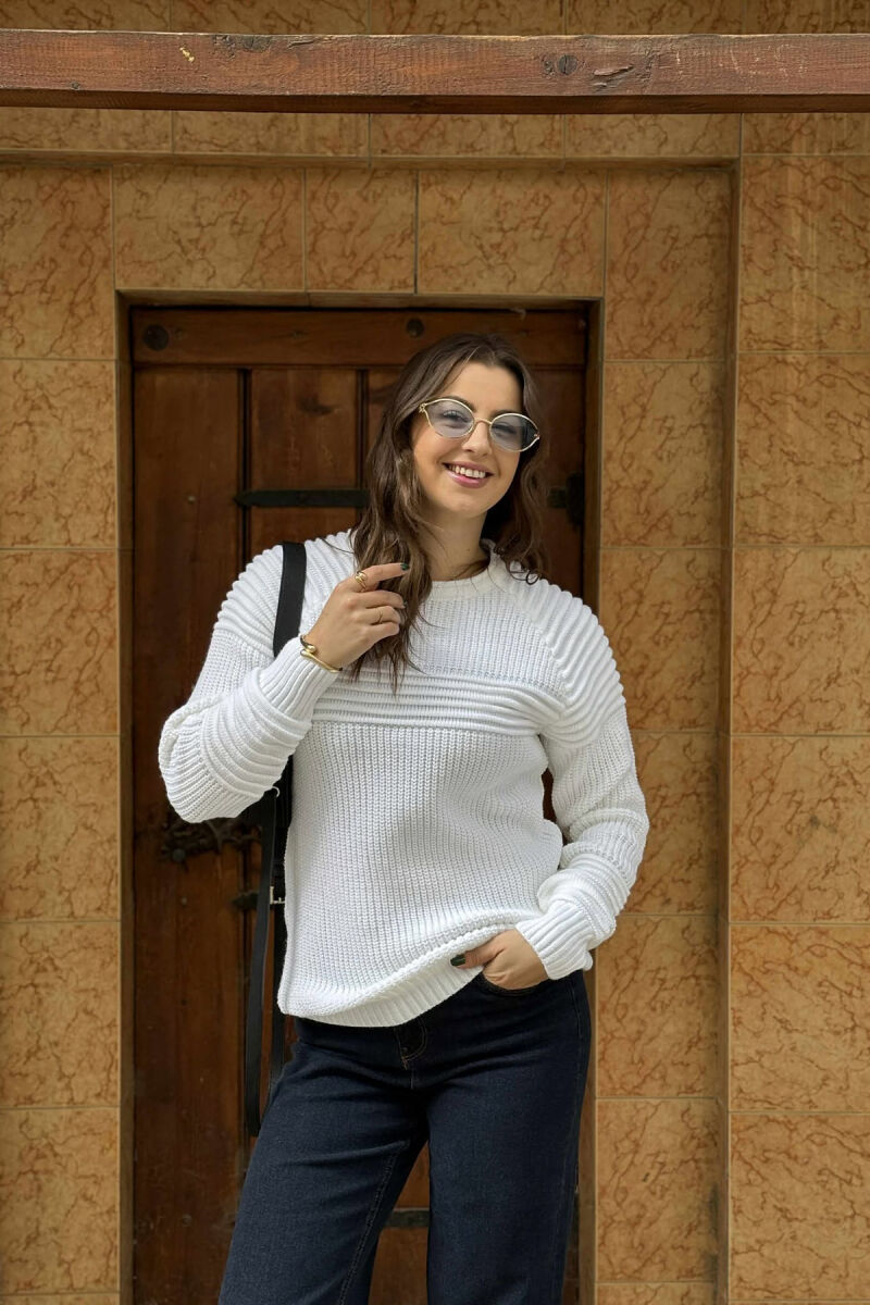 THICK SIMPLE WOMAN SWEATER WHITE-E BARDHE - 2