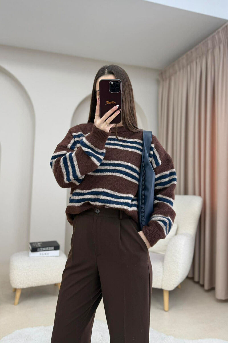 TRIKO ME DIZAJN ME VIJA DHE JAKE RRETHORE PER FEMRA NE NGJYRE KAFE - 5