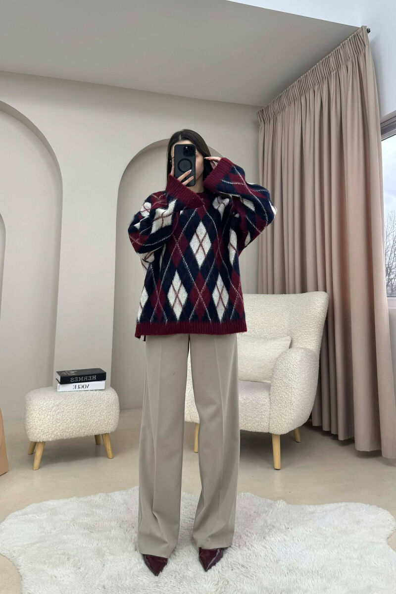 TRIKO ME DIZJAN ME ROMBE PER FEMRA NE NGJYRE VISHNJE - 2