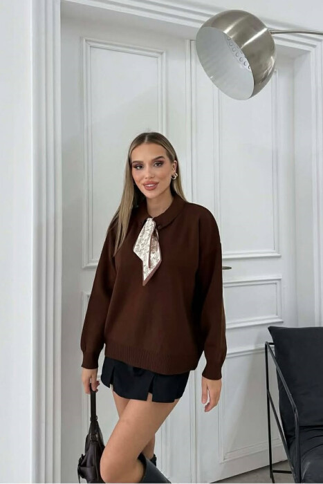 TRIKO ME JAKE POLO DHE ME DETAJIN E SHALLIT PER FEMRA NE NGJYRE KAFE - 3