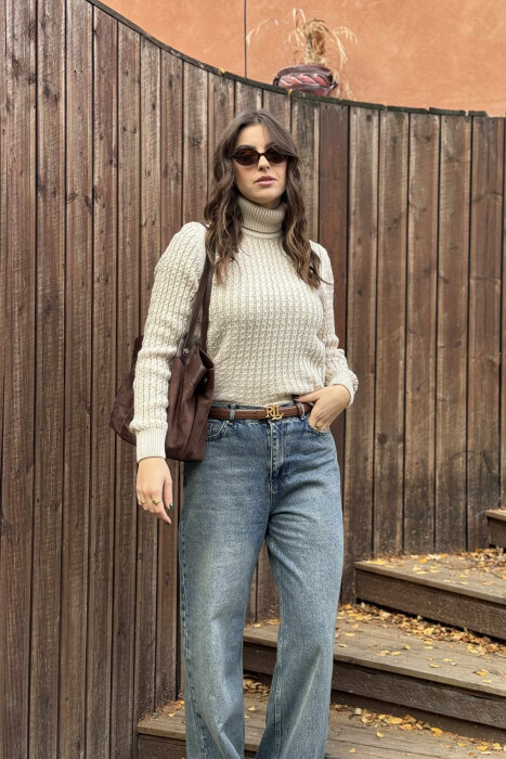 TRIKO NJE NGJYRESHE ME JAKE GOLF PER FEMRA NE NGJYRE BEZHE - 1