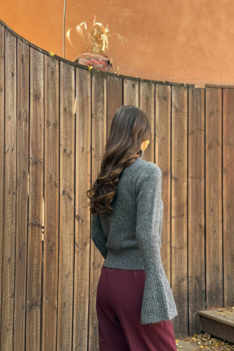 TRIKO NJË NGJYRSHE ME JAKË GOLF PËR FEMRA NË NGJYRË GRI TË ERRËT - 3