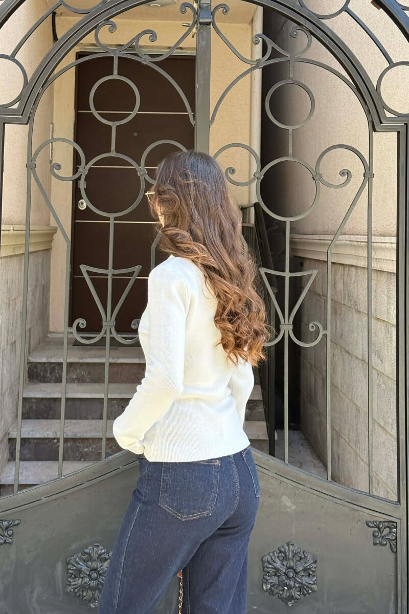 TRIKO NJE NGJYRESHE ME JAKE POLO PER FEMRA NE NGJYRE TE BARDHE - 6