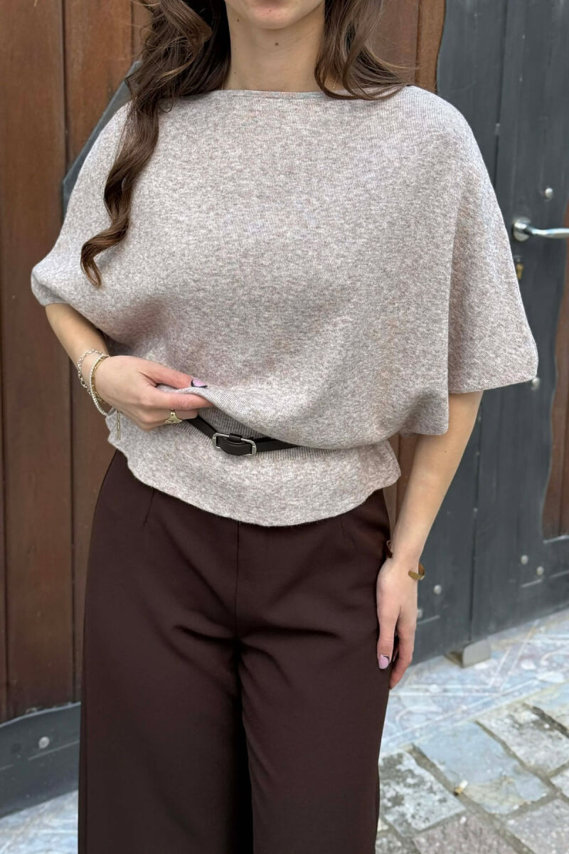 TRIKO NJE NGJYRESHE ME MENGE TE SHKURTRA PER FEMRA NE NGJYRE BEZHE - 4