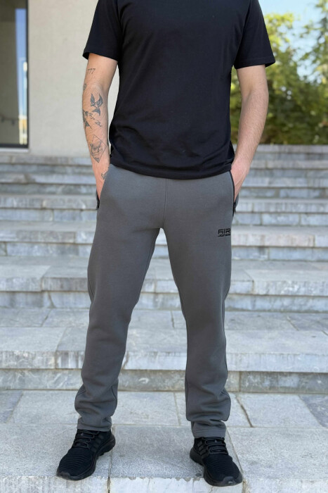 TUTA ME PUSH ME DETAJIN E XHEPIT PËR MESHKUJ NË NGJYRËN GRI E ERRËT - 2