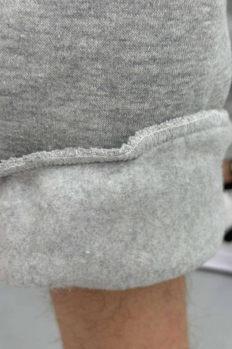 TUTA ME PUSH ME PAK SHKRIME PËR MESHKUJ NË NGJYRËN GRI E ZBARDHUR - 4