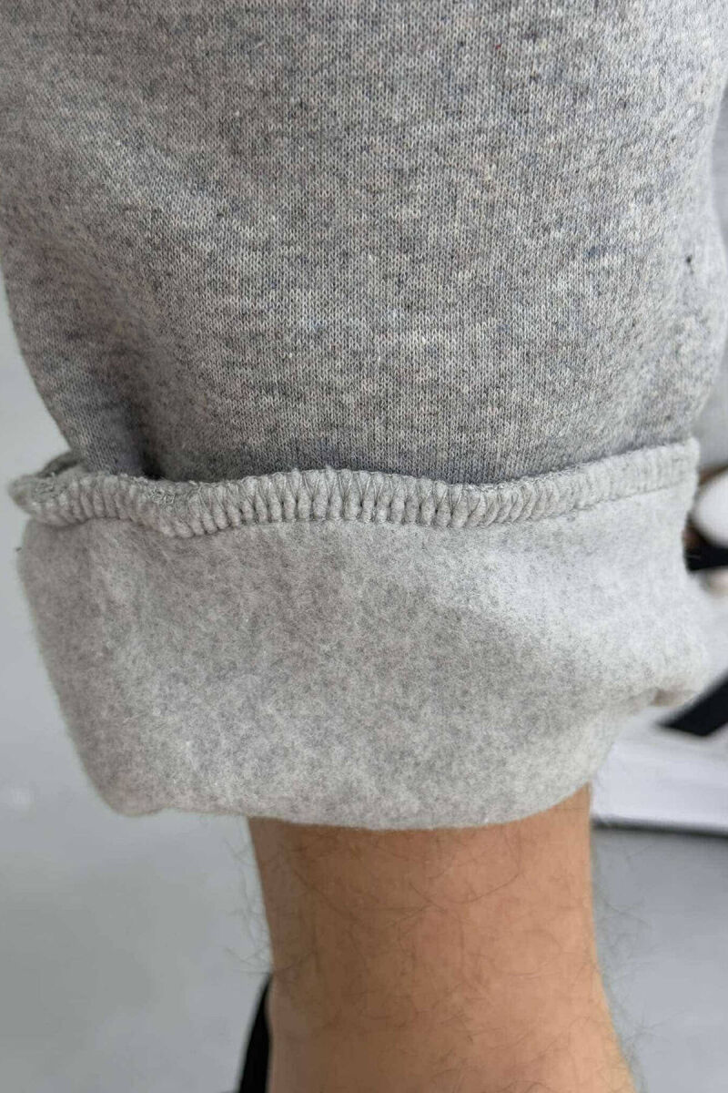 TUTA ME PUSH ME SHKRIME PËR MESHKUJ NË NGJYRËN GRI E ZBARDHUR - 2