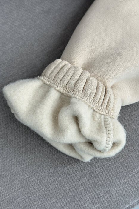 TUTA ME PUSH PËR FEMRA NË NGJYRËN BEZHË - 5