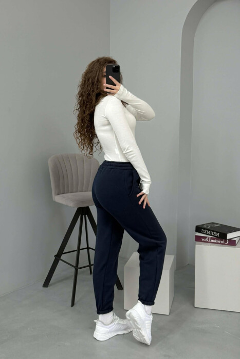 TUTA ME PUSH PËR FEMRA NË NGJYRËN BLU E ERRËT - 6