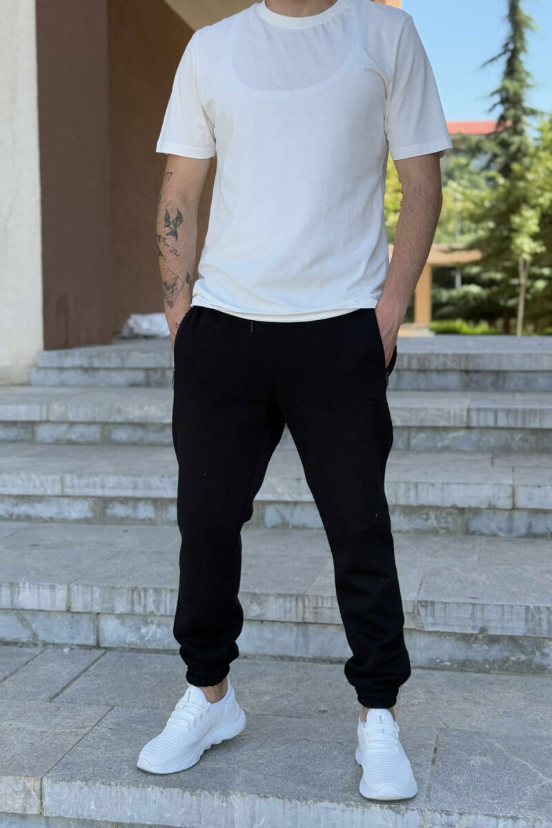 TUTA NJË NGJYRËSHE ME PUSH PËR MESHKUJ NË NGJYRËN E ZEZË - 2