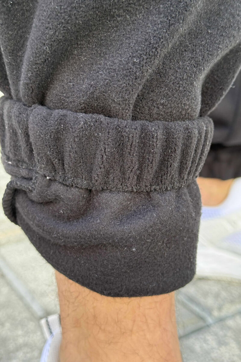 TUTA NJË NGJYRËSHE POLARE PËR MESHKUJ NË NGJYRËN E ZEZË - 4