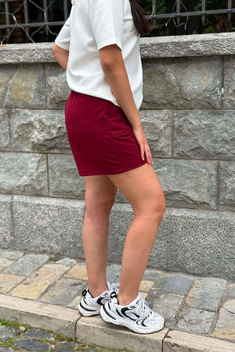 TUTA TE SHKURTRA ME BEL ELASTIK PER FEMRA NE NGJYRE VISHNJE - 3