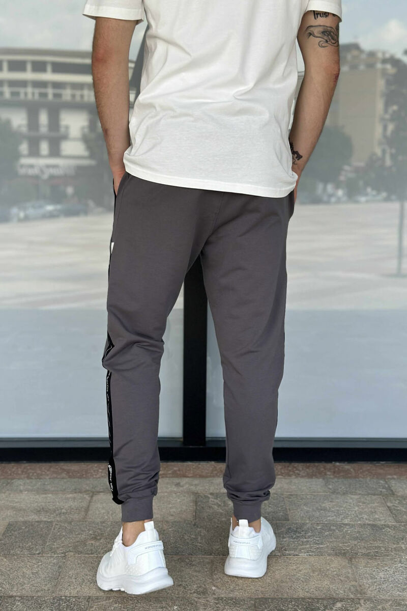 TUTA TË THJESHTA ME SHKRIME PËR MESHKUJ NË NGJYRËN GRI E ERRËT - 4