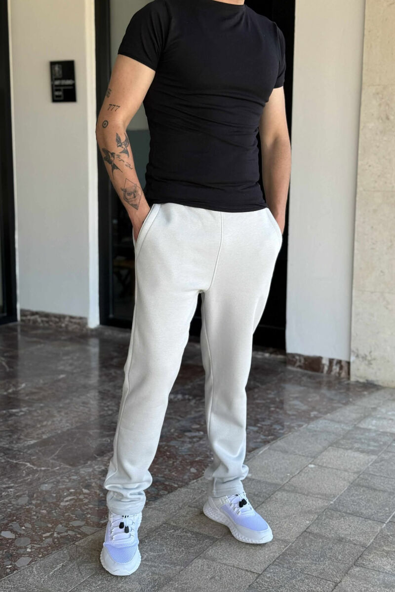 TUTA TË THJESHTA NJË NGJYRËSHE ME PUSH PËR MESHKUJ NË NGJYRËN GRI TË ZBARDHUR - 2