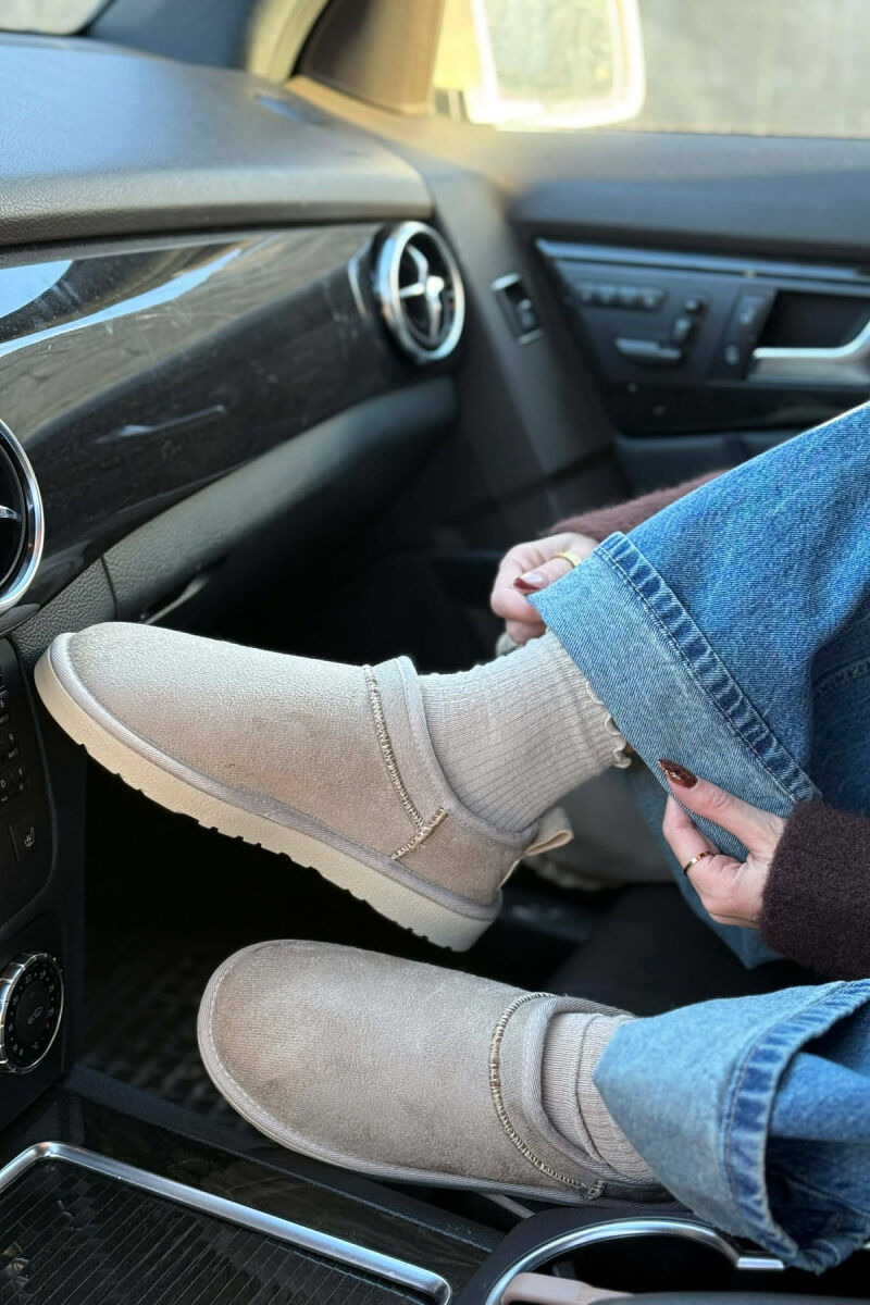 UGG NJE NGJYRESHE ME PUSH PER FEMRA NE NGJYRE KREM - 2