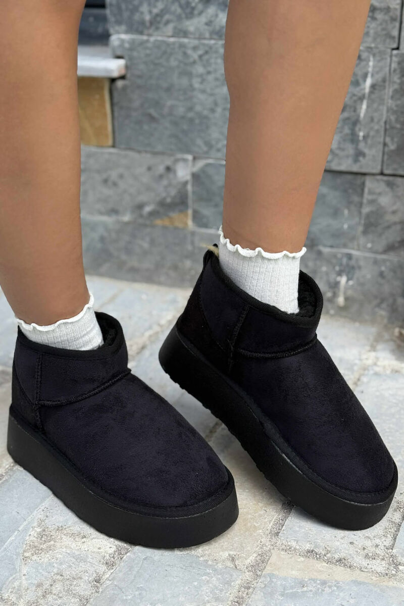 UGG TË SHKURTRA ME PLATFORMË TË LARTË PËR FEMRA NË NGJYRËN E ZEZË - 2