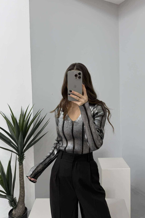 V NECK SIMPLE SHINY WOMEN SWEATER SILVER/ARGJEND - KLAUDIO FASHION