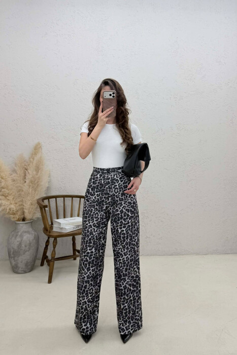 PANTALLONA TE GJERA ME DIZAJN LEOPRAD PER FEMRA NE NGJYRE GRI TE ERRET - KLAUDIO FASHION