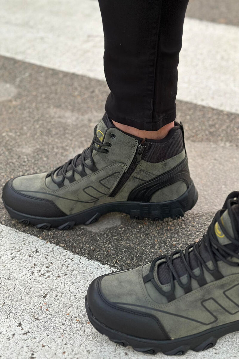 KËPUCË ME QAFË PËR MESHKUJ NË NGJYRË JESHILE E ERRËT - 2