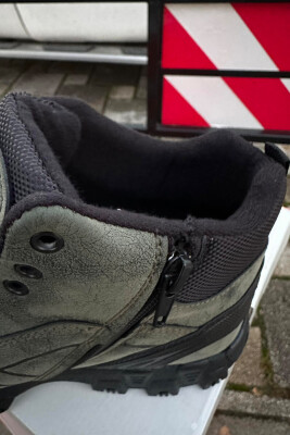 KËPUCË ME QAFË PËR MESHKUJ NË NGJYRË JESHILE E ERRËT - 4