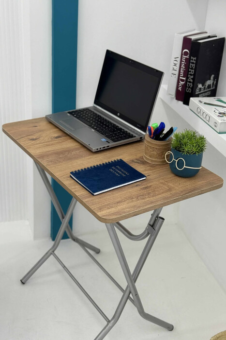 TAVOLINË E PALOSSHME NË NGJYRË KAFE TË ZBARDHUR - KLAUDIO FASHION