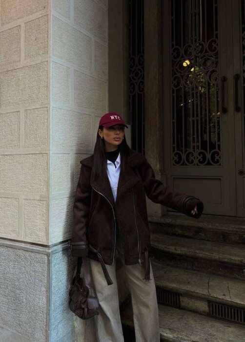 XHAKETË ME PUSH ME DETAJIN E RRIPIT PËR FEMRA NË NGJYRËN KAFE E ERRËT - KLAUDIO FASHION