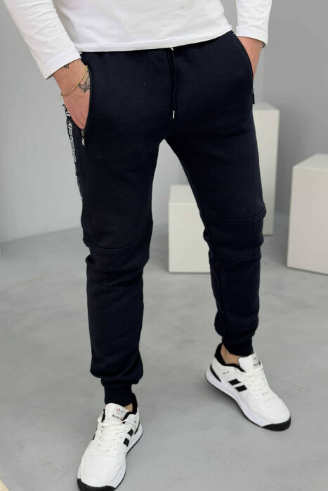 TUTA ME PUSH ME PAK SHKRIME PËR MESHKUJ NË NGJYRËN BLU E ERRËT - KLAUDIO FASHION