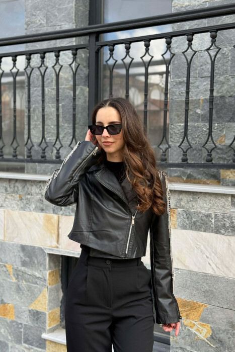 XHAKETE E SHKURTER LEKURE ME DETAJIN E GUREVE PER FEMRA NE NGJYRE TE ZEZE - 6