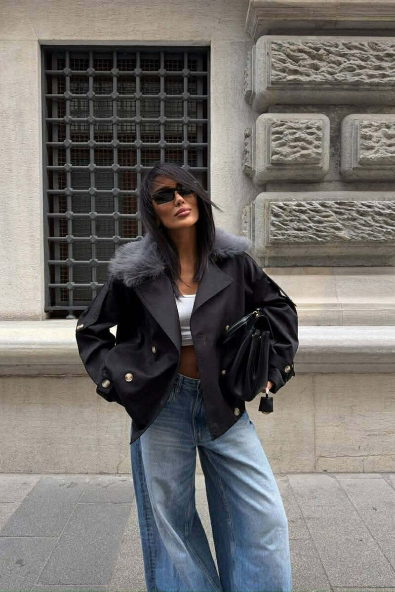 XHAKETË E SHKURTËR ME DETAJE BUTONASH DHE JAKË ME PUSH PËR FEMRA NË NGJYRË TE ZEZE - 5