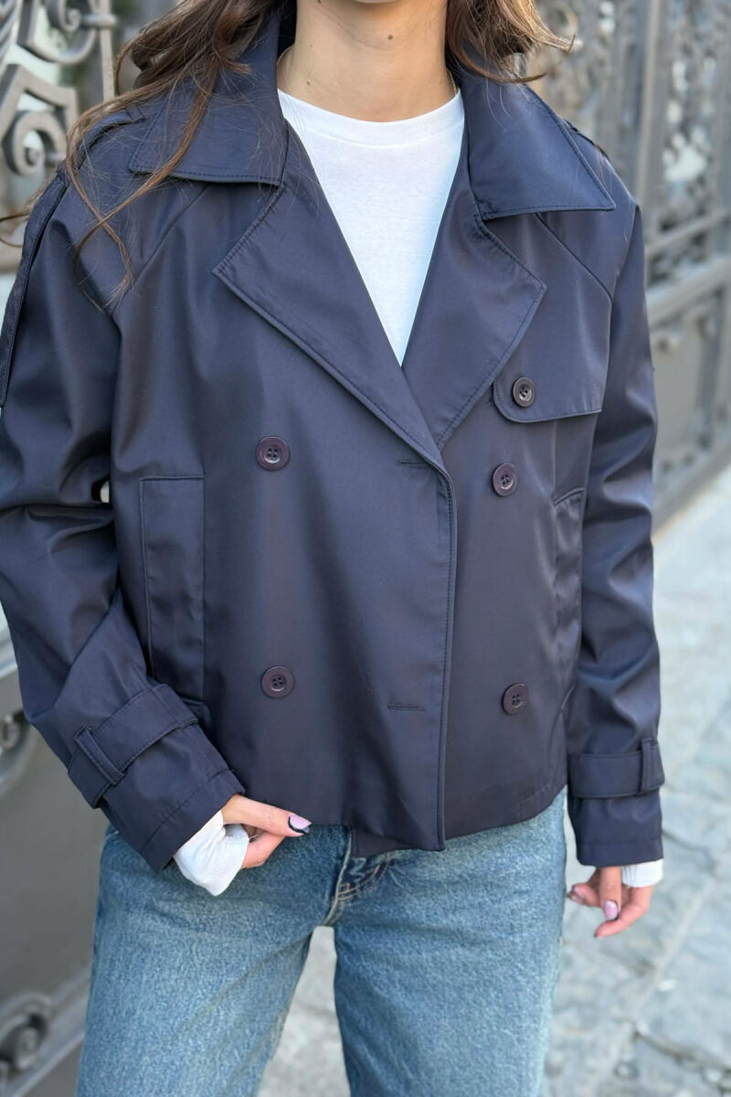 XHAKETE E SHKURTER NJE NGJYRESHE PER FEMRA NE NGJYRE BLU - 4