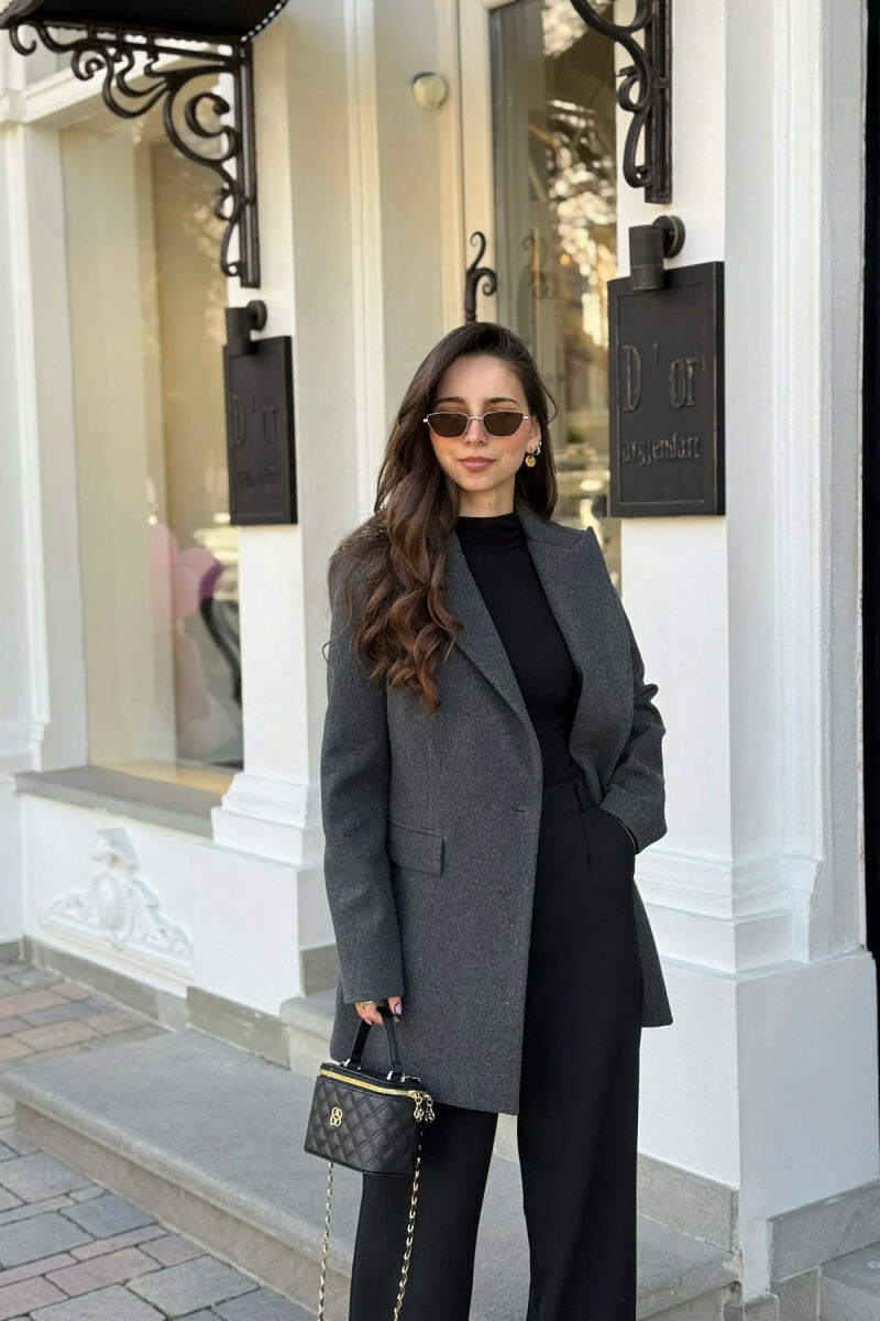 XHAKETE E THJESHTE NJE NGJYRESHE ME BUTONA PER FEMRA NE NGJYRE GRI TE ERRET - 3