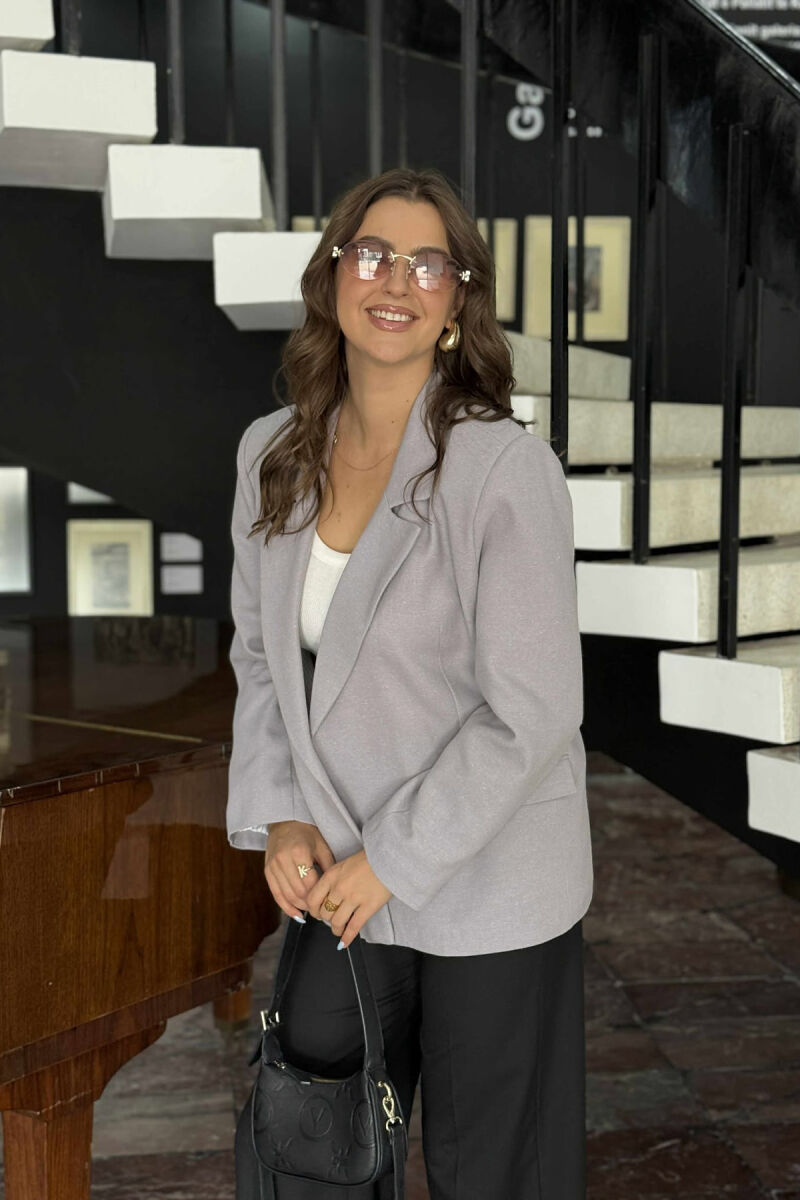 XHAKETË E THJESHTË NJËNGJYRËSHE PËR FEMRA NË NGJYRËN GRI - 2