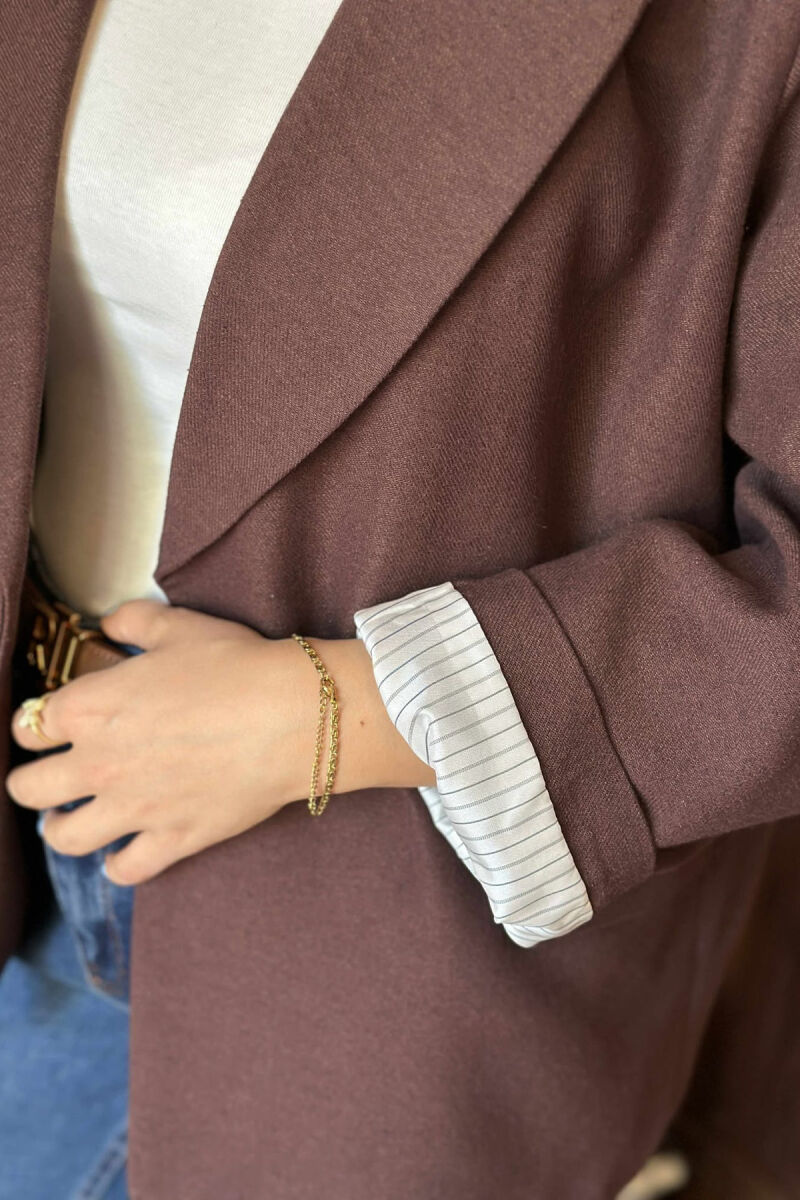 XHAKETË E THJESHTË NJËNGJYRËSHE PËR FEMRA NË NGJYRËN KAFE - 5