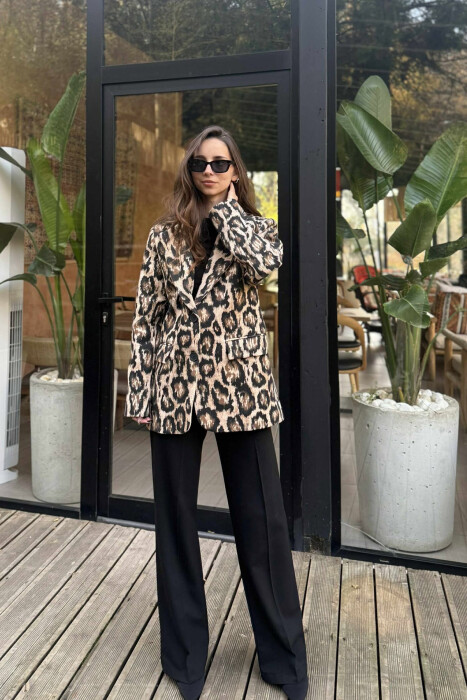 XHAKETE KLASIKE ME DIZAJN LEOPARDI PER FEMRA NE NGJYRE BEZHE - 1