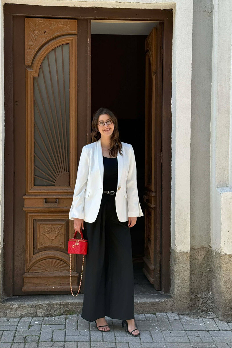 XHAKETE KLASIKE NJE NGJYRESHE ME BUTONA GOLD PER FEMRA NE NGJYRE TE BARDHE - 1