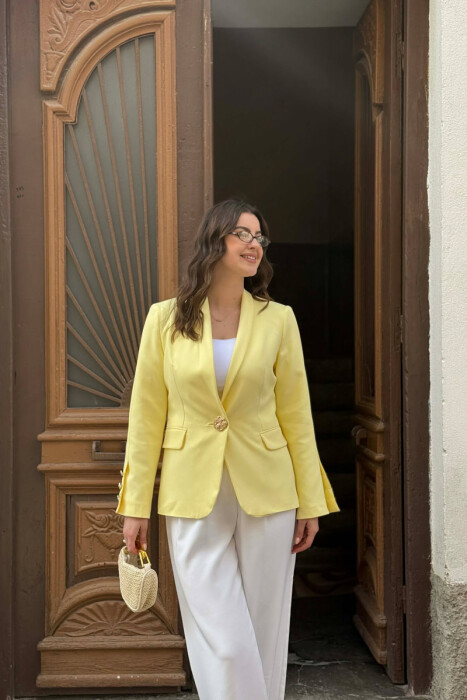 XHAKETE KLASIKE NJE NGJYRESHE ME BUTONA GOLD PER FEMRA NE NGJYRE TE VERDHE - 2