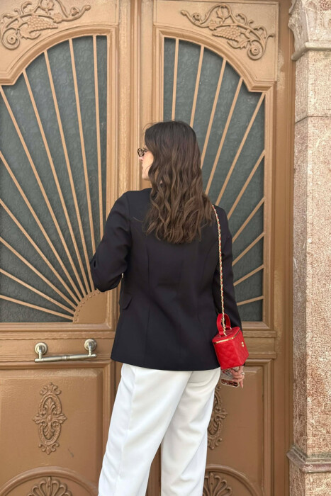 XHAKETE KLASIKE NJE NGJYRESHE ME BUTONA GOLD PER FEMRA NE NGJYRE TE ZEZE - 2