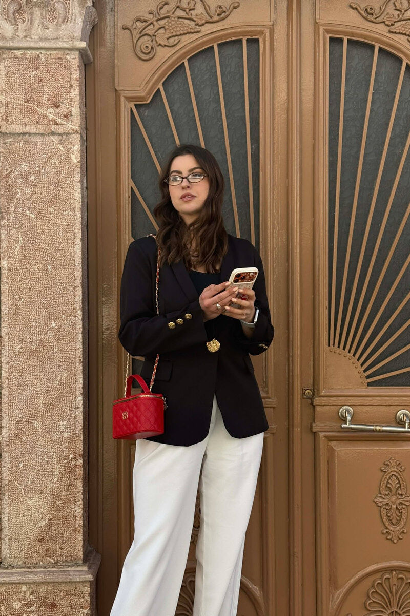 XHAKETE KLASIKE NJE NGJYRESHE ME BUTONA GOLD PER FEMRA NE NGJYRE TE ZEZE - 4