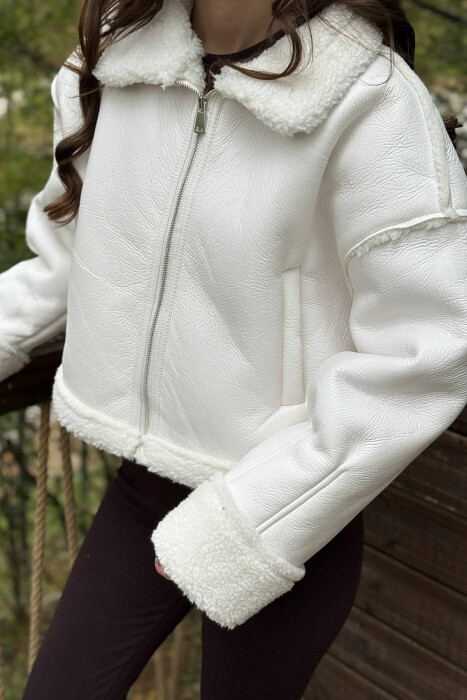 XHAKETË LËKURE ME PUSH PËR FEMRA NË NGJYRËN E BARDHË - 2