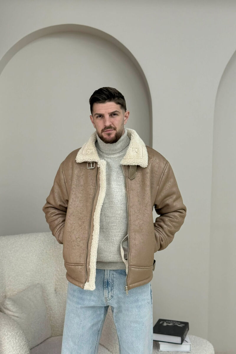 XHAKETE ME PUSH NE PJESEN BRENDA DHE TEK QAFA PER MESHKUJ NE NGJYRE BEZHE - 2