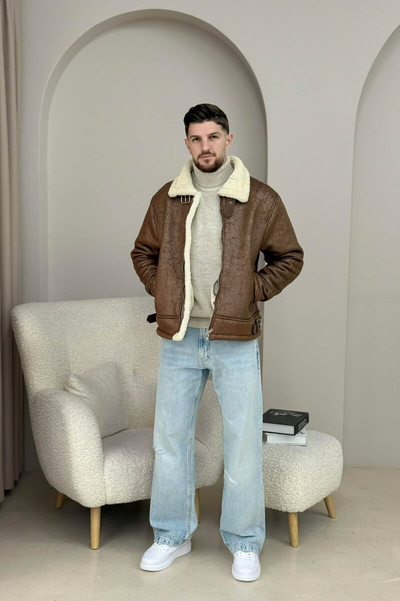 XHAKETE ME PUSH NE PJESEN BRENDA DHE TEK QAFA PER MESHKUJ NE NGJYRE KAFE - 6