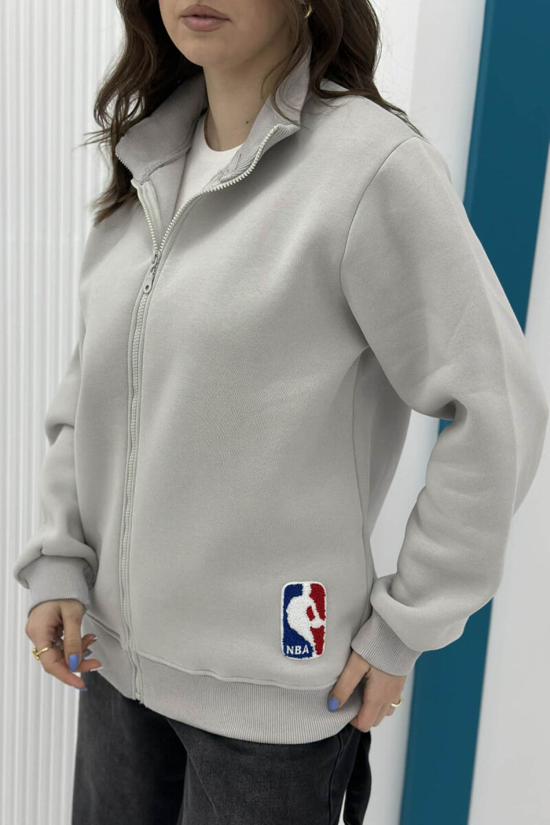 XHAKETË ME PUSH PËR FEMRA NË NGJYRËN GRI E ZBARDHUR - 3