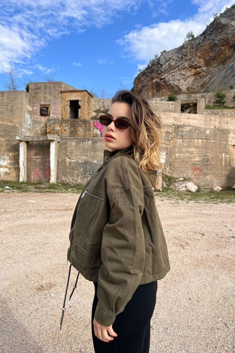 XHAKETË NJË NGJYRËSHE E SHKURTËR PËR FEMRA NË NGJYRËN JESHILE - 4