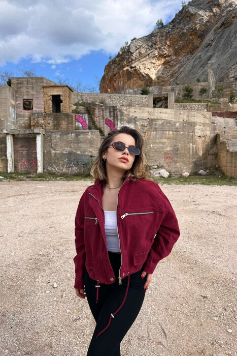 XHAKETË NJË NGJYRËSHE E SHKURTËR PËR FEMRA NË NGJYRËN VISHNJË - 3