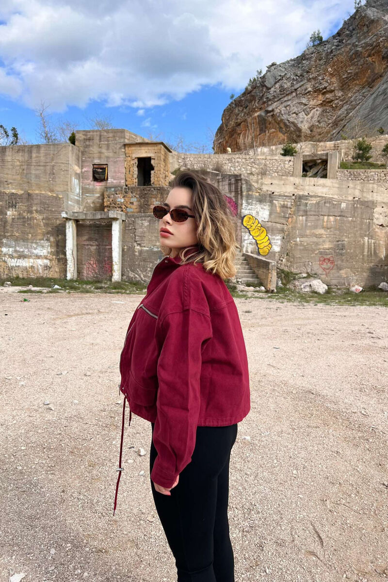 XHAKETË NJË NGJYRËSHE E SHKURTËR PËR FEMRA NË NGJYRËN VISHNJË - 4