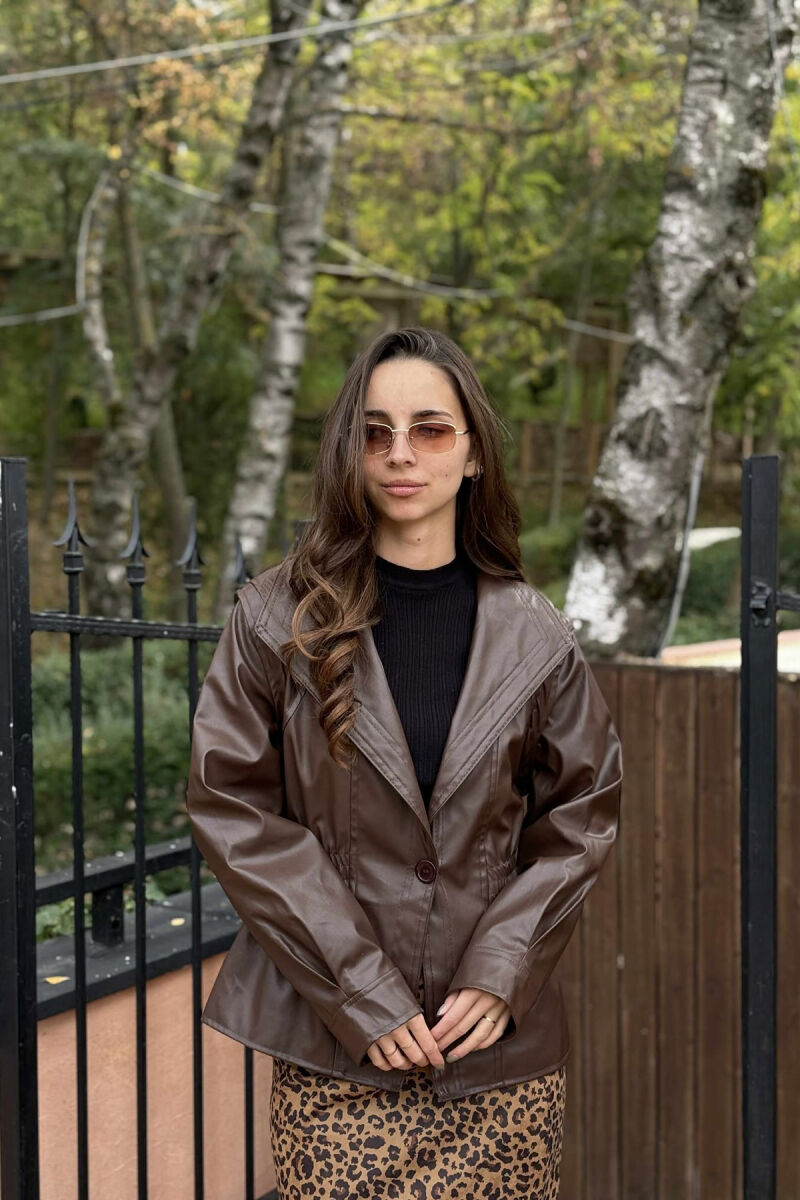 XHAKETË NJË NGJYRËSHE LËKURE ME BEL ELASTIK PËR FEMRA NË NGJYRË KAFE - 11