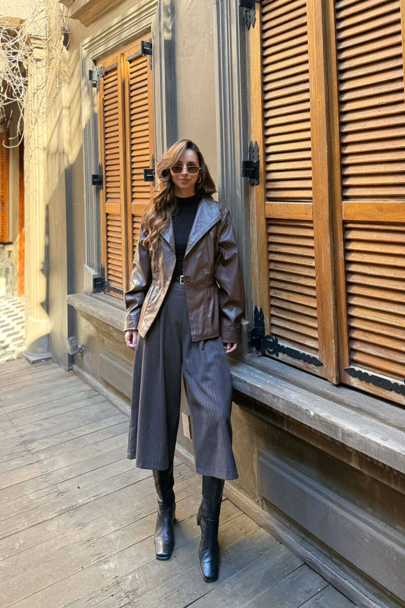 XHAKETË NJË NGJYRËSHE LËKURE ME BEL ELASTIK PËR FEMRA NË NGJYRË KAFE - 2