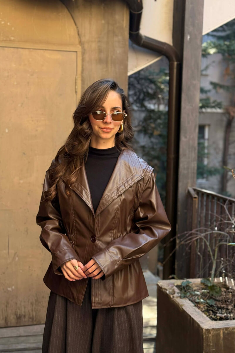 XHAKETË NJË NGJYRËSHE LËKURE ME BEL ELASTIK PËR FEMRA NË NGJYRË KAFE - 4