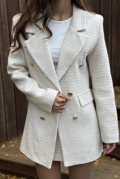 XHAKETE NJE NGJYRESHE ME BUTONA GOLD PER FEMRA NE NGJYRE KREM - 2