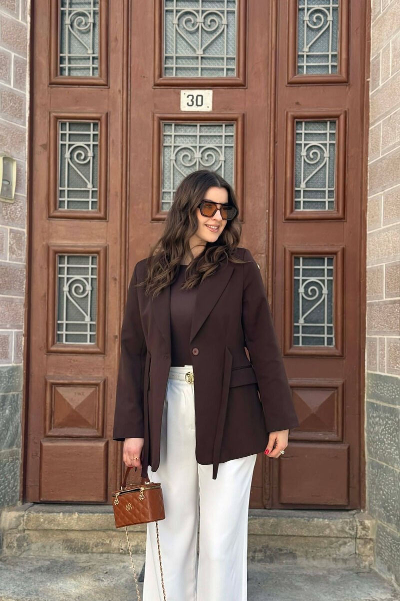 XHAKETE NJE NGJYRESHE ME BUTONA PER FEMRA NE NGJYRE KAFE - 1